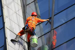 佛山蜘蛛人幕墙清洗